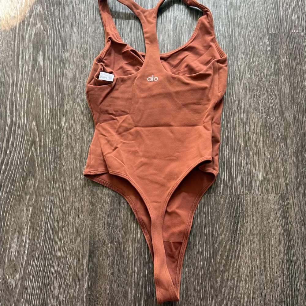 ALO Yoga Bodysuit in Terracotta - XXS NWOT